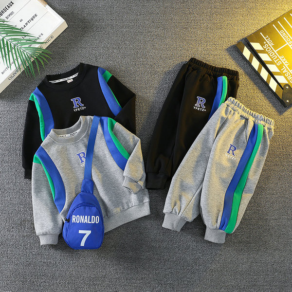 Alkalmi sportnadrág és blúz szett táskával fiúknak