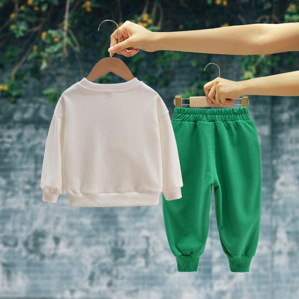 Dvodijelni dječji set s vezom za dječake