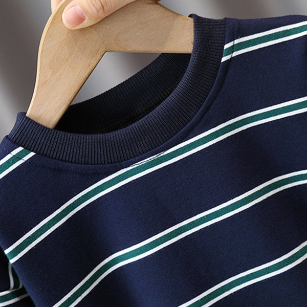 Dječji ležerni komplet traperica i bluza na pruge za dječake