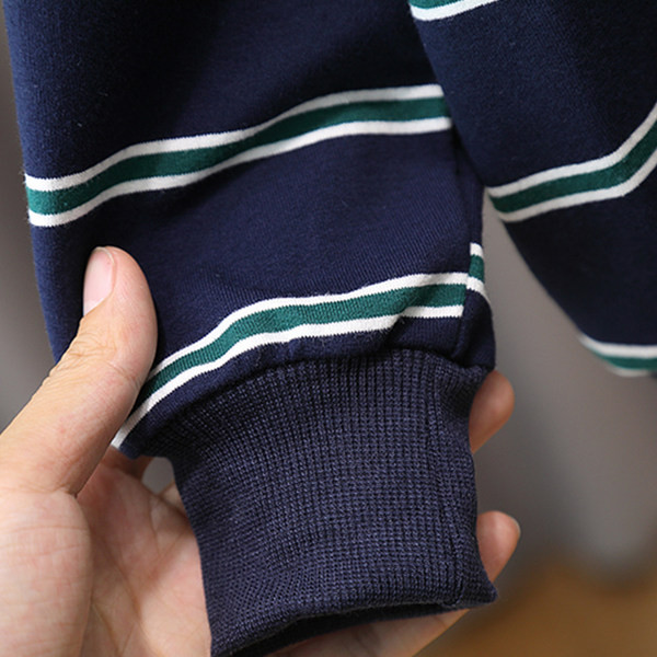 Dječji ležerni komplet traperica i bluza na pruge za dječake