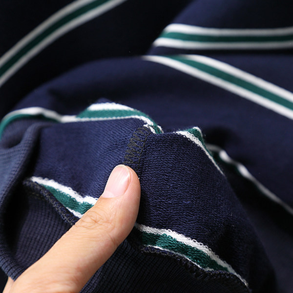 Dječji ležerni komplet traperica i bluza na pruge za dječake