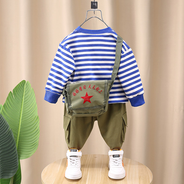 Új modell alkalmi szett fiúknak sporttáskával