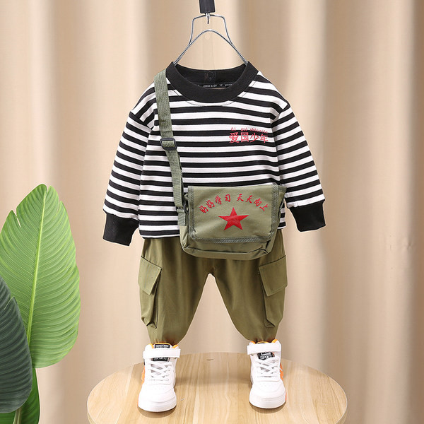 Új modell alkalmi szett fiúknak sporttáskával