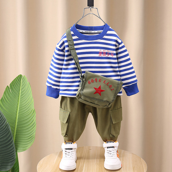 Új modell alkalmi szett fiúknak sporttáskával