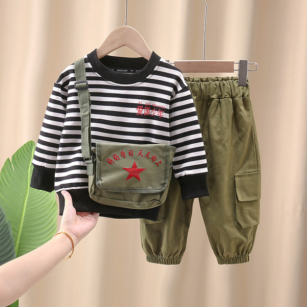 Új modell alkalmi szett fiúknak sporttáskával