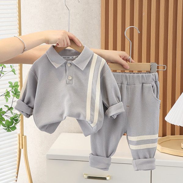 Gyermek kétrészes sportkészlet - blúz gallérral és nadrággal