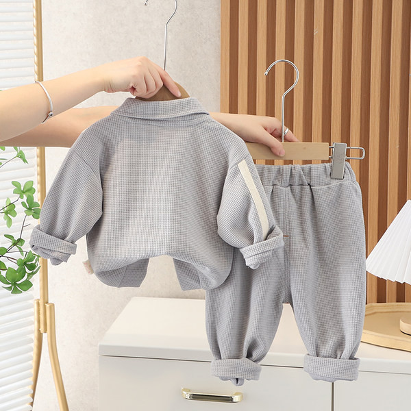 Gyermek kétrészes sportkészlet - blúz gallérral és nadrággal