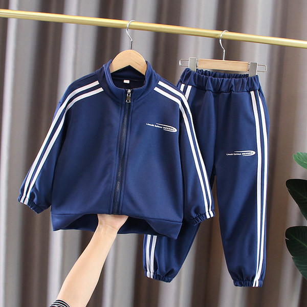 Kétrészes, cipzáras gyerek sportkészlet fiúknak