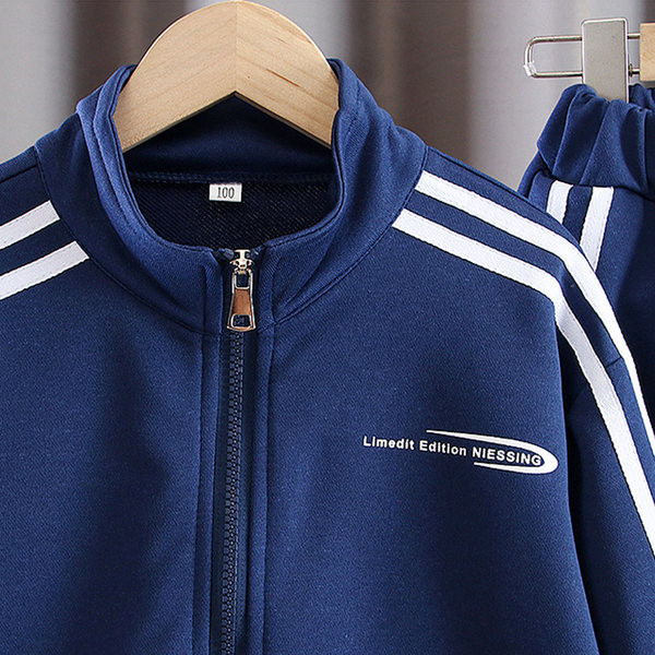 Kétrészes, cipzáras gyerek sportkészlet fiúknak