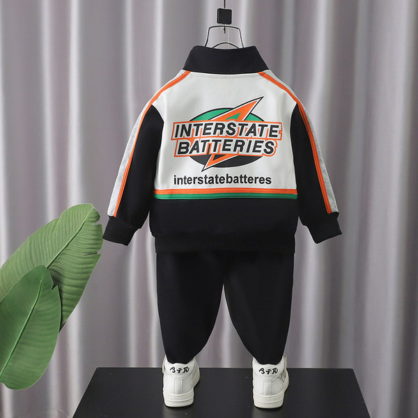 Dviejų dalių sportinis vaikiškas rinkinys su spauda ir užtrauktuku berniukams