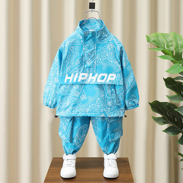 Vaikiškas spausdinta ir pamušalu dviejų dalių rinkinys berniukams