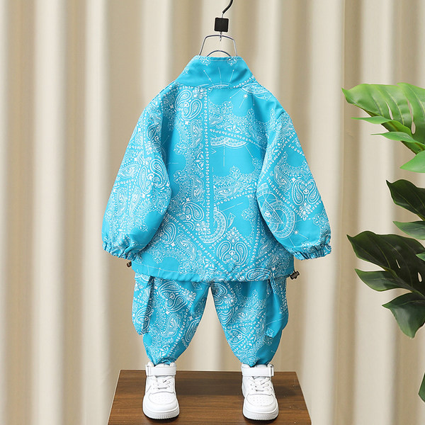 Vaikiškas spausdinta ir pamušalu dviejų dalių rinkinys berniukams