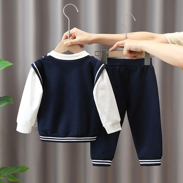 Dječji trodijelni sportski komplet, majica, prsluk i hlače