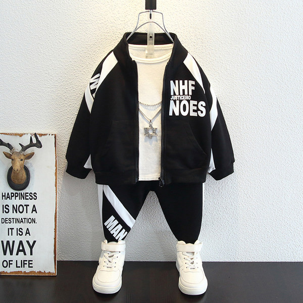 Dječji trodijelni sportski komplet sa sweatshirt bluzom i hlačama