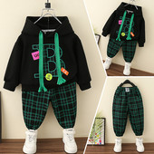 Dječja bluza s kapuljačom i hlače s džepom za dječake