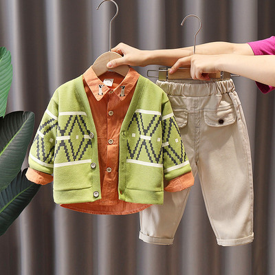 Dječji ležerni trodijelni set za dječake s vezom