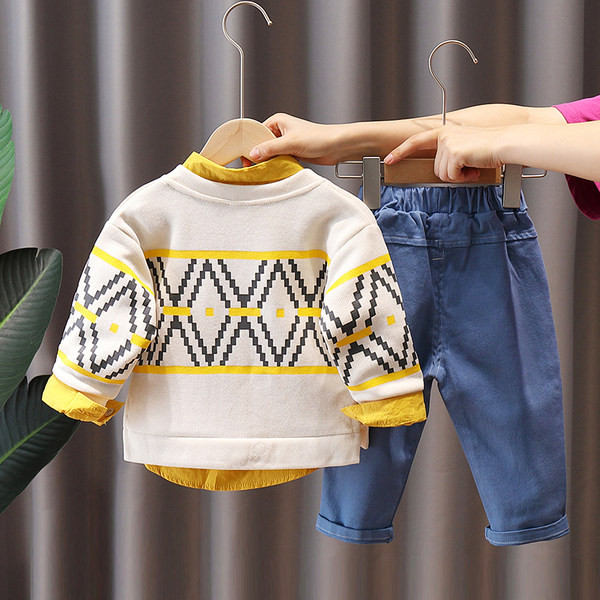 Dječji ležerni trodijelni set za dječake s vezom