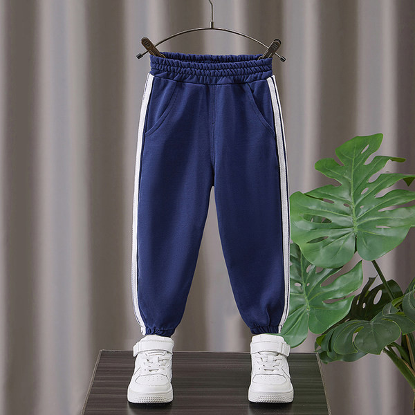 Dvodijelni sportski set s patentnim zatvaračem i džepom za dječake