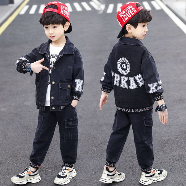 Trodijelni traper set - hlače, bluza i jakna s printom, gumbima i džepom za dječake