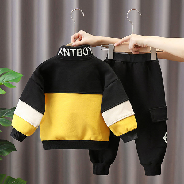 Zimski set hlača i bluze s printom za dječake