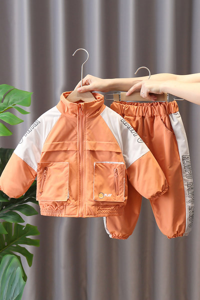 Vaikiškas dviejų dalių sportinis rinkinys su užrašu