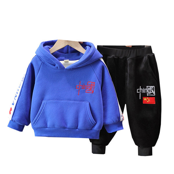 Dječački sportski set hlača s kapuljačom i bluza s džepom