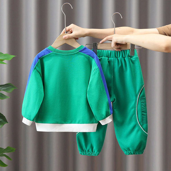 Dječji dvodijelni sportski set za dječaka