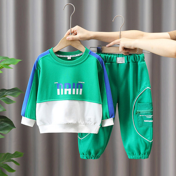 Dječji dvodijelni sportski set za dječaka