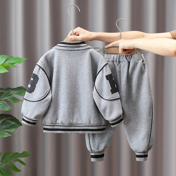 Novi dječji set s printom i džepom