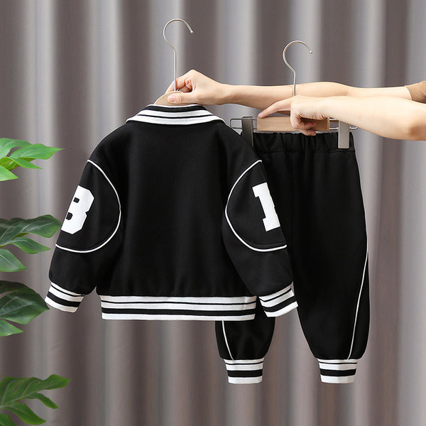 Novi dječji set s printom i džepom