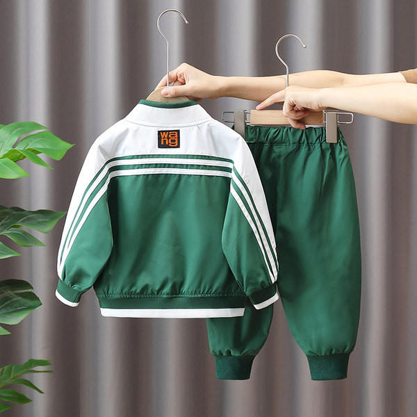 Dvodijelni sportski set s patentnim zatvaračem i džepom za dječake