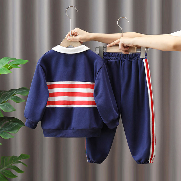 Dvodijelna sportska odjeća s ovratnikom i porubom za dječake