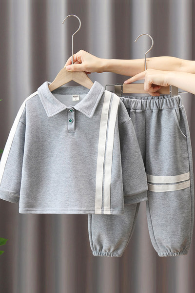 Dviejų dalių sportinis kostiumas berniukams su vamzdeliais