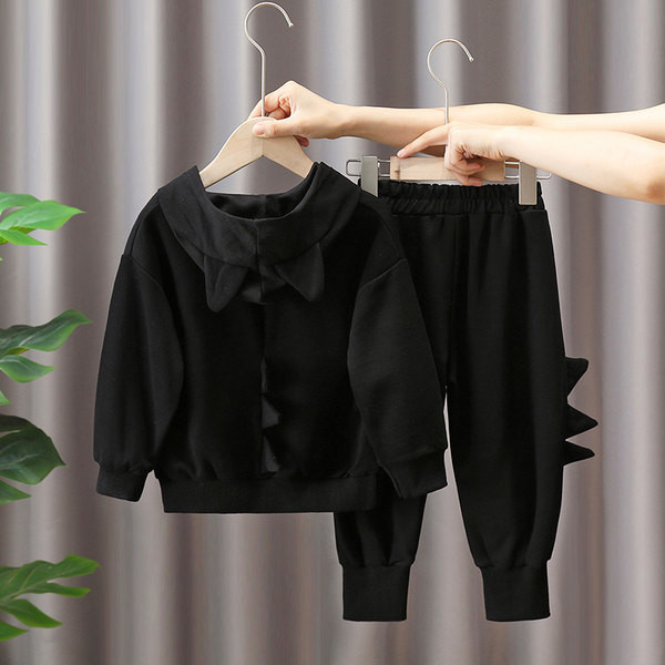 Dječji dvodijelni set s printom i kapuljačom za dječake