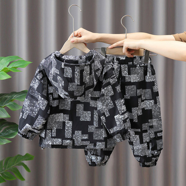 Paprastas dviejų dalių rinkinys berniukui