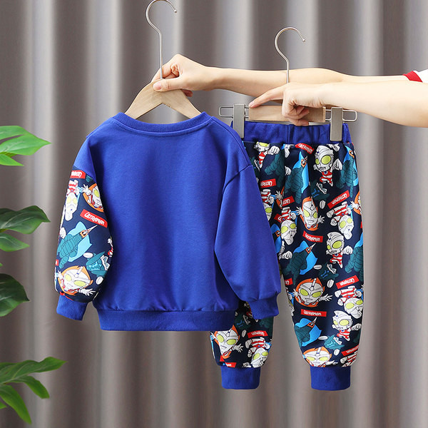 Vaikiškas laisvalaikio dviejų dalių rinkinys su raštu berniukams