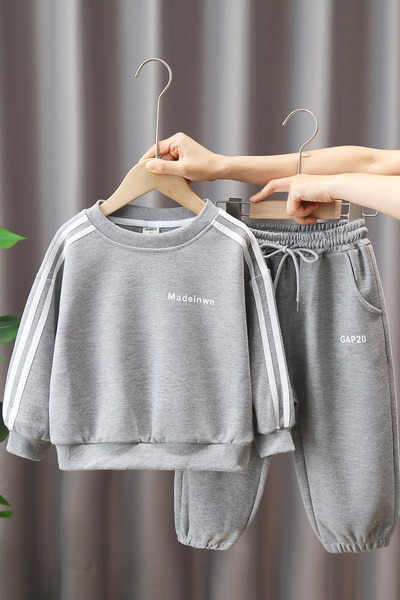 Vaikiškas dviejų dalių sportinis komplektas su raišteliais berniukams