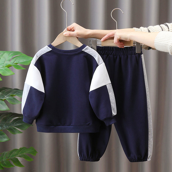 Naujo modelio vaikiškas rinkinys su aplikacija ir užrašu