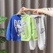 Dječački set sportskih hlača i bluze s vezicama