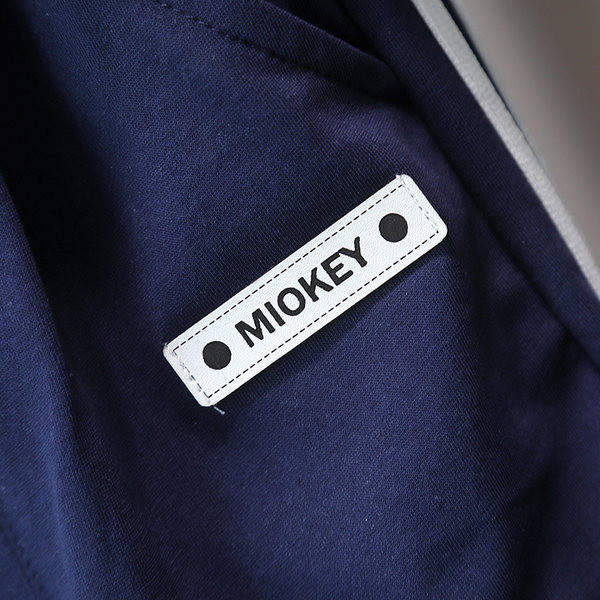 Vaikiškas dviejų dalių komplektas berniukams - megztinis su kelnėmis