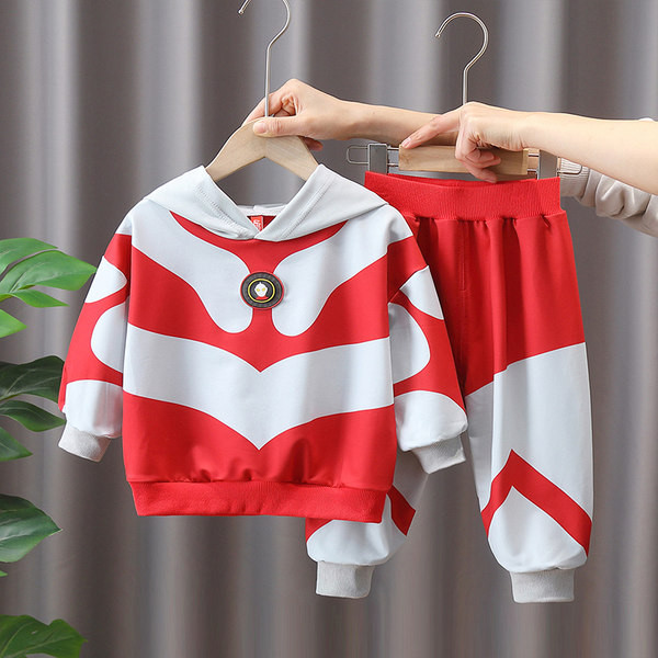 Įprastas dviejų dalių rinkinys su raštu berniukams