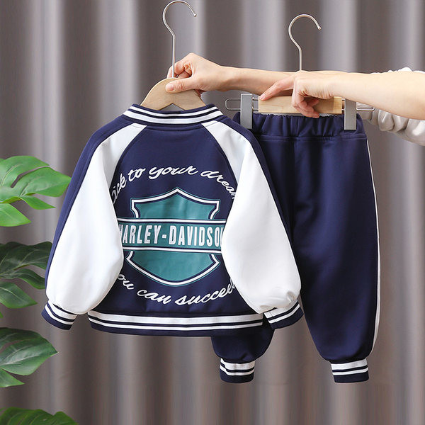 Sportski dvodijelni set s gumbima