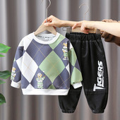 Dječački komplet traperica i bluze s printom