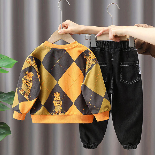 Dječački komplet traperica i bluze s printom