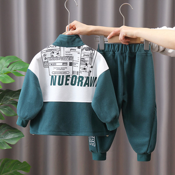 Dječji set s printom i patentnim zatvaračem za dječake