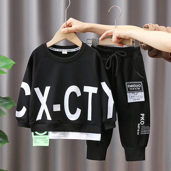 Sportski set za dječake sa natpisom