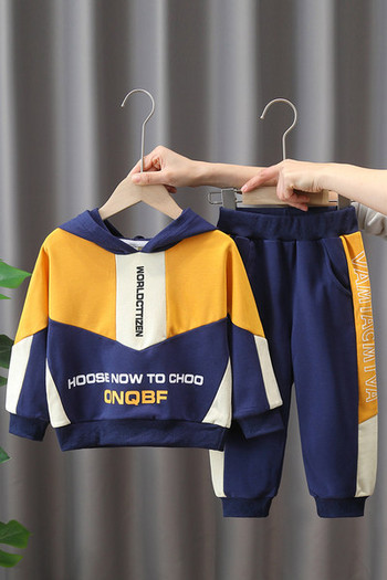 Детски спортен комплект от две части - панталон с блуза