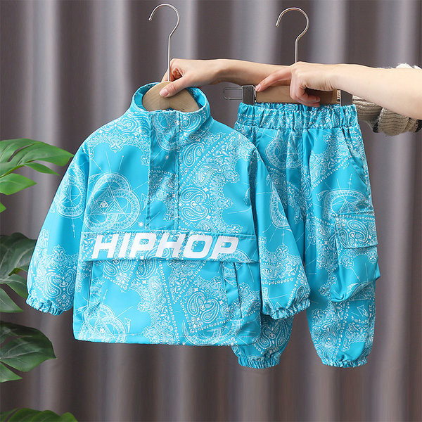 Dječji dvodijelni set za dječake sa natpisom