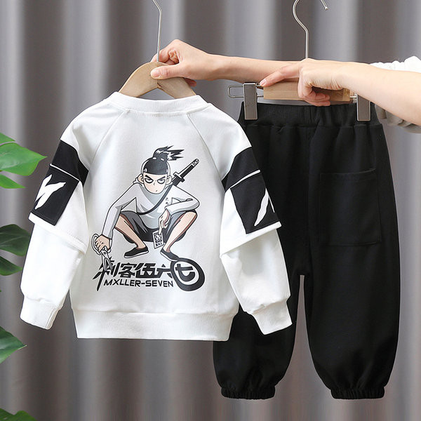 Dječački komplet sportskih hlača i bluze s printom