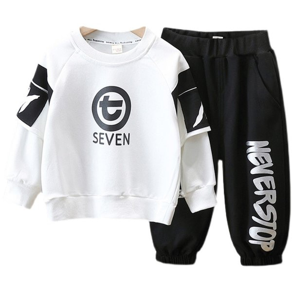 Dječački komplet sportskih hlača i bluze s printom